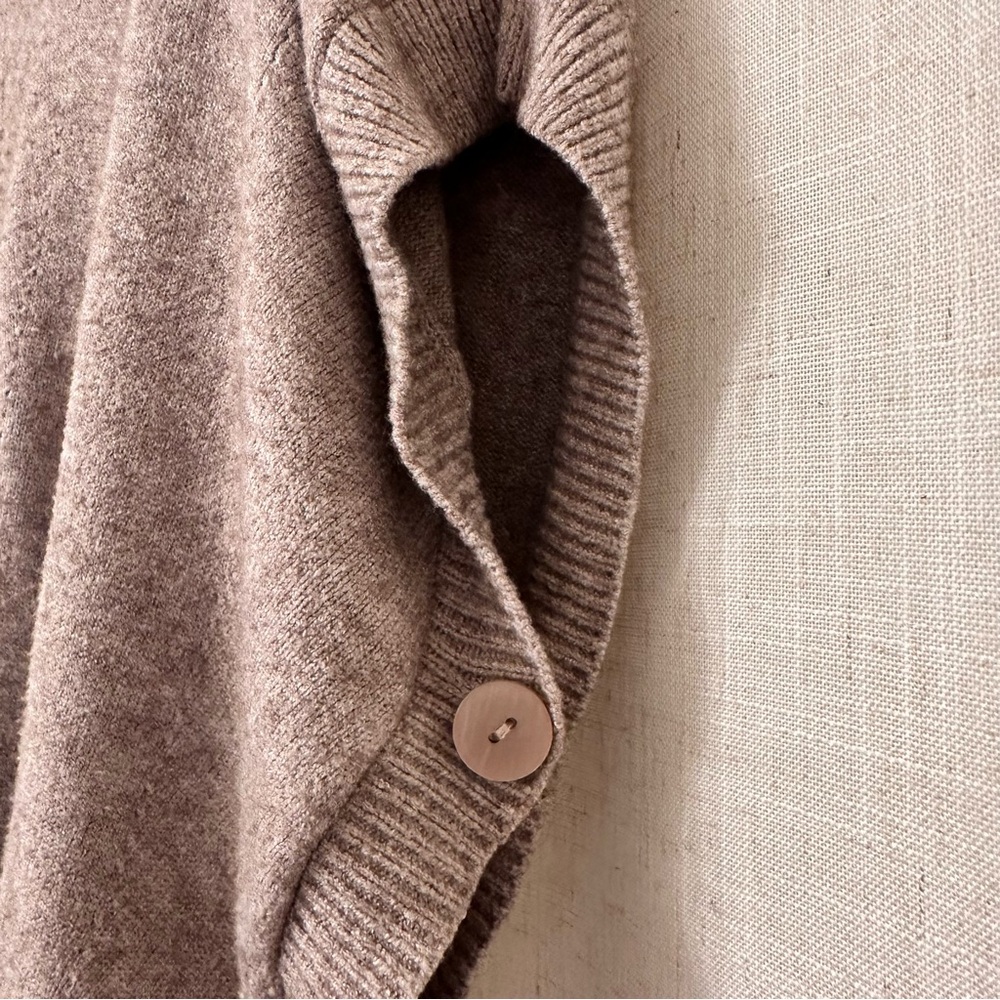 Sweater - Picture 5 of 7